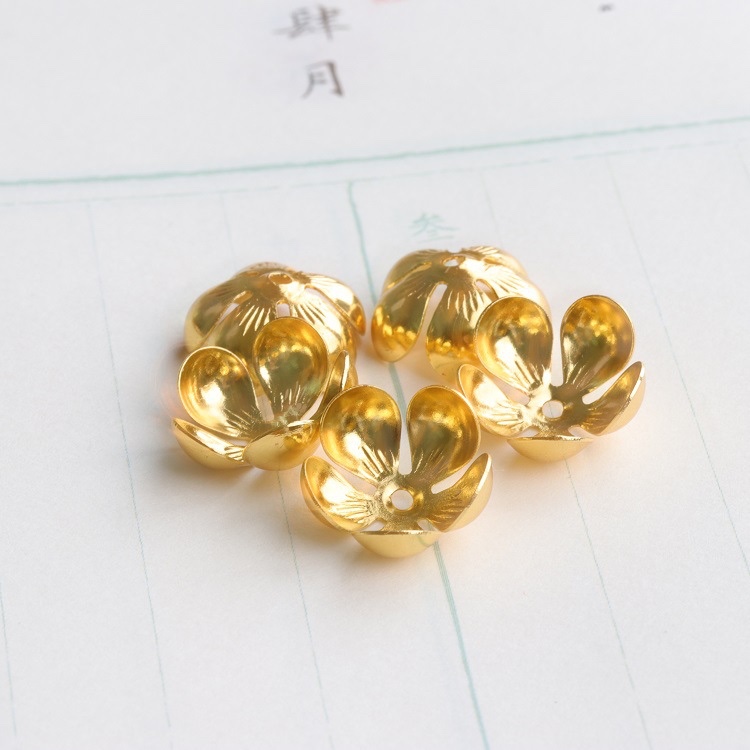 أما الملحقات اليدوية من مواد الدبوس، فهي عبارة عن قطع معدنية قديمة من النحاس (9/F1/13mm) details Picture