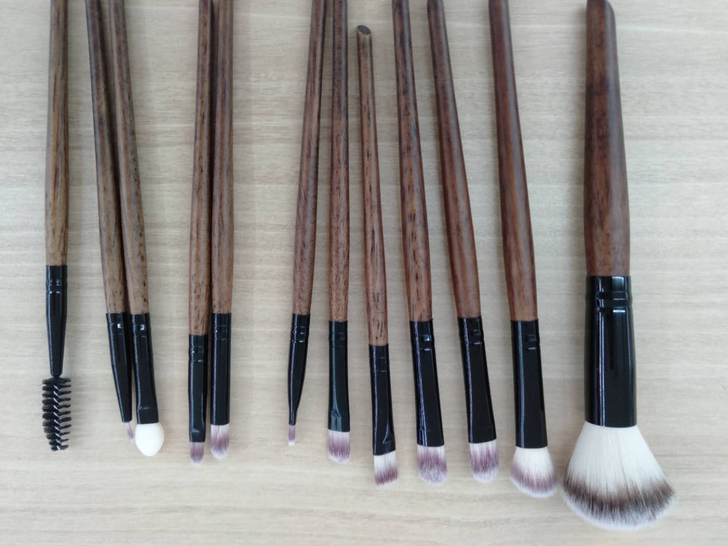 12 sets of makeup brushes, loose paint brushes, eyelash brushes