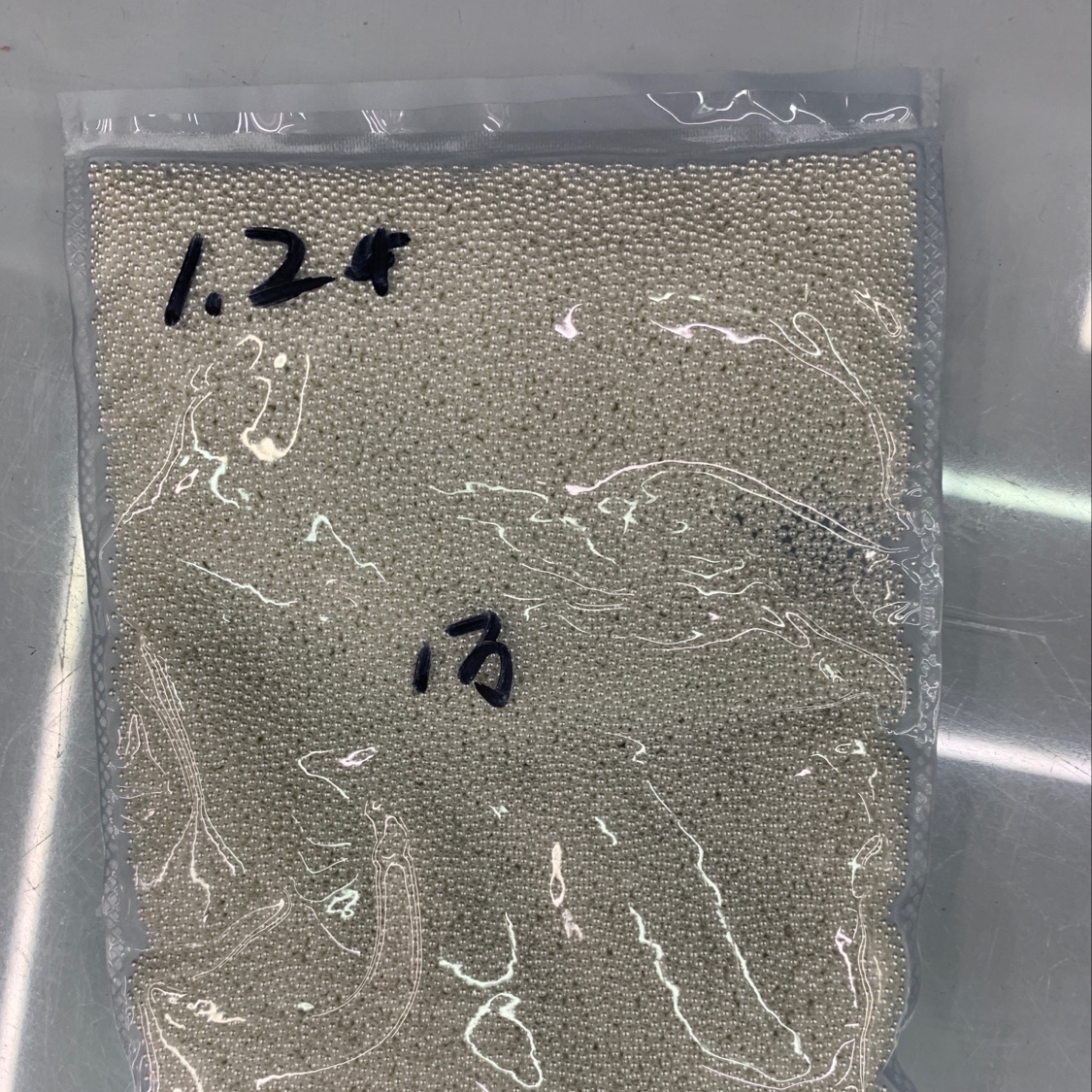 1.2 Non-porous white pearl thumbnail