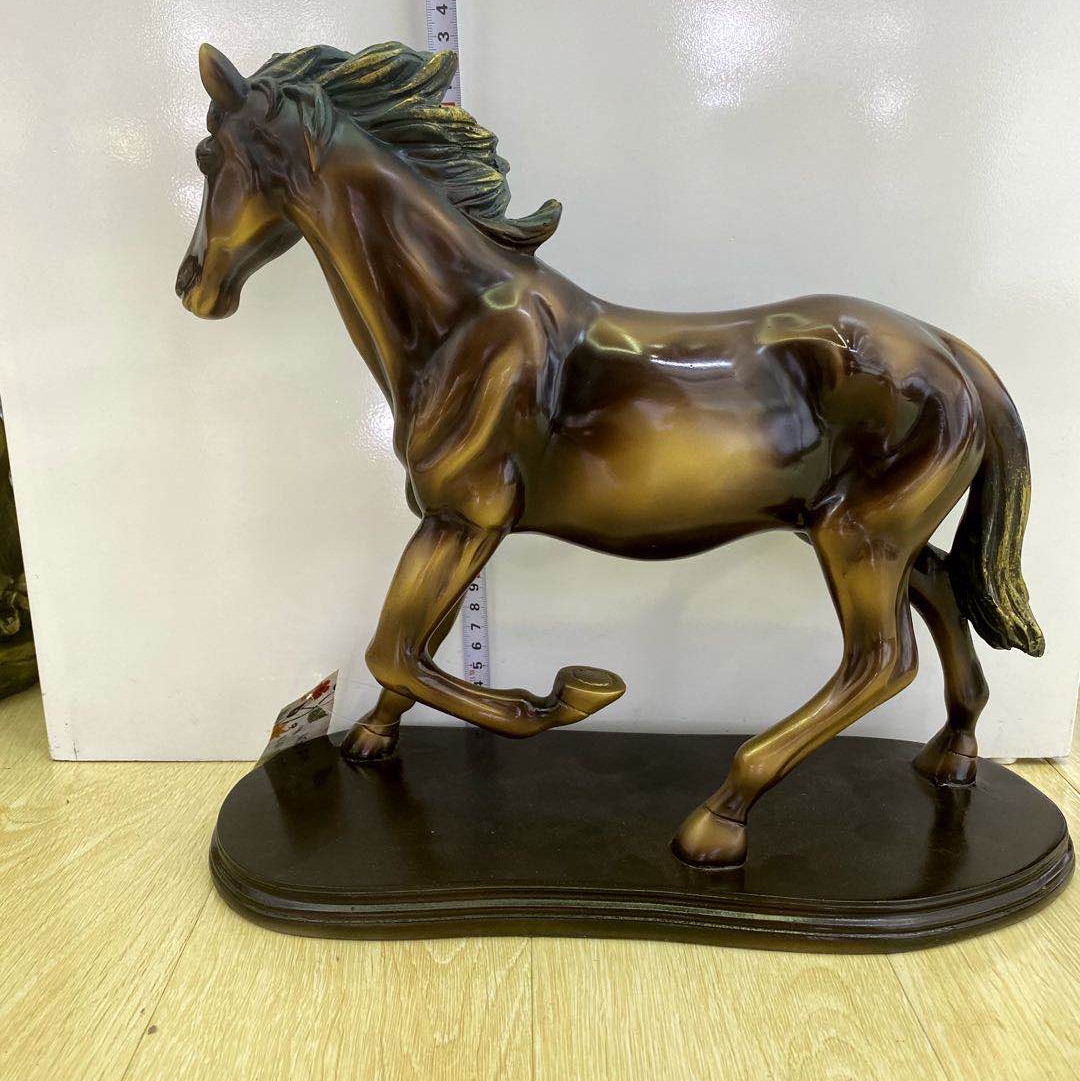 Manufacturers Direct Sales Of New Wholesale Resin Crafts Ornaments Zodiac Horse details Picture