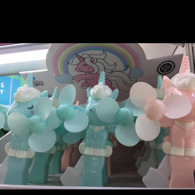 Children's Day toys - small fans, hand-pressed small fans Application Scenario
