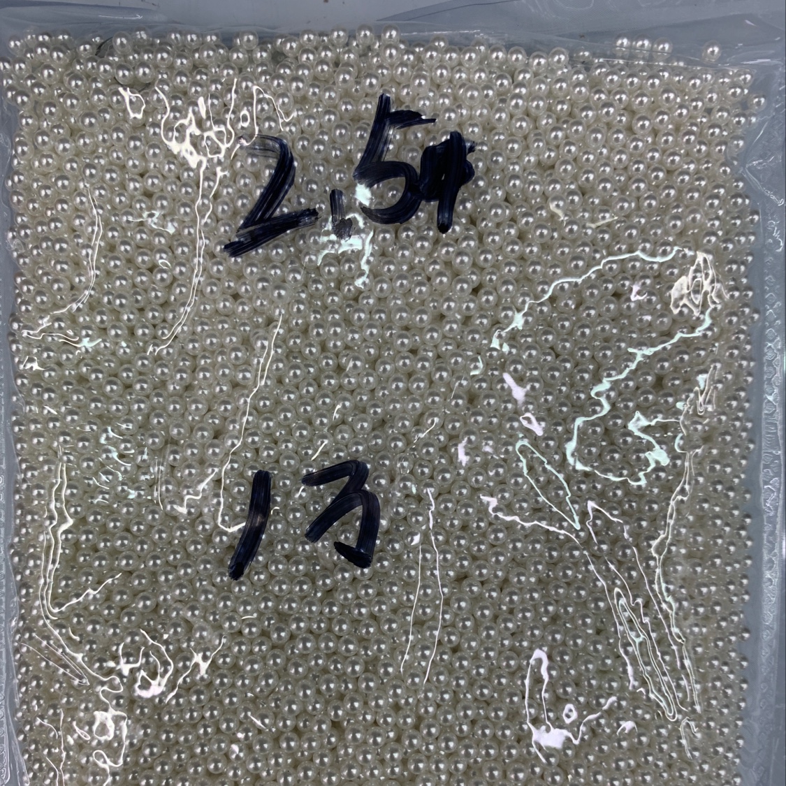 2.5 Pore-free white pearls