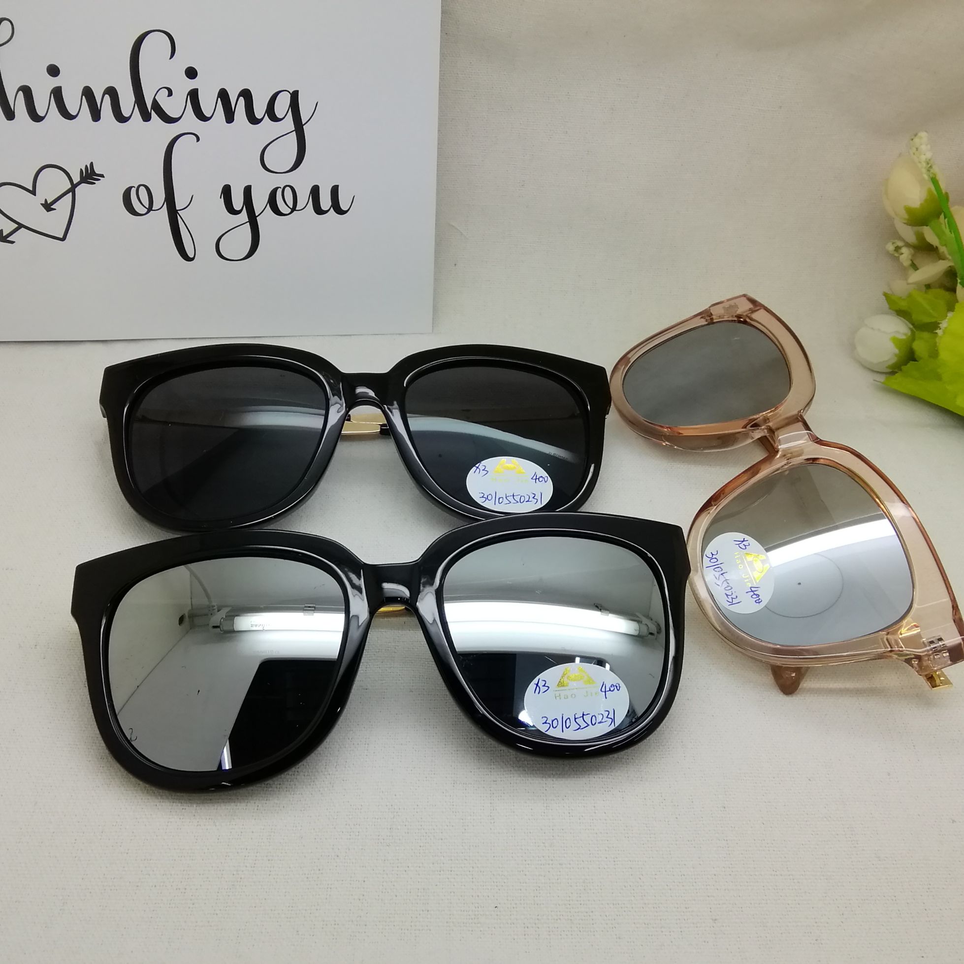 Yiwu Good Goods 301- Fashionable Women's Sunglasses with Large frames, a small trend to Show Off your face detail image 4