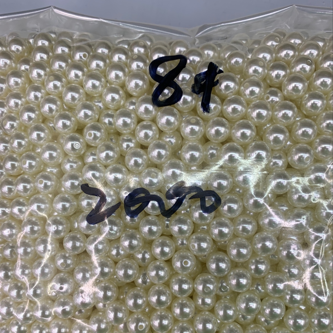 8 half-hole beige pearls
