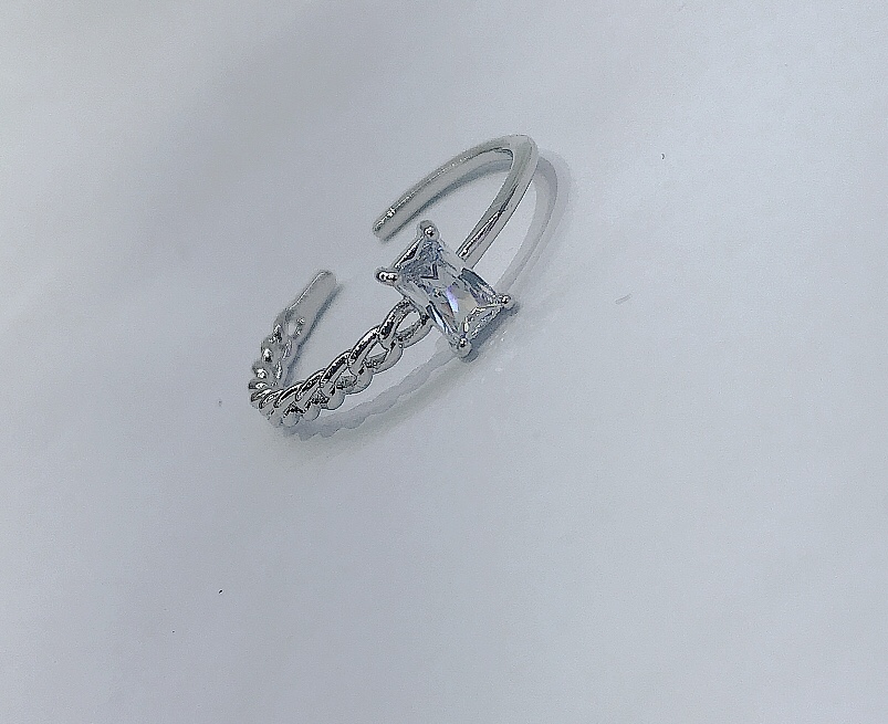 A single zircon ring of the same style as the Internet celebrity, with adjustable opening for women, Xinmingyang