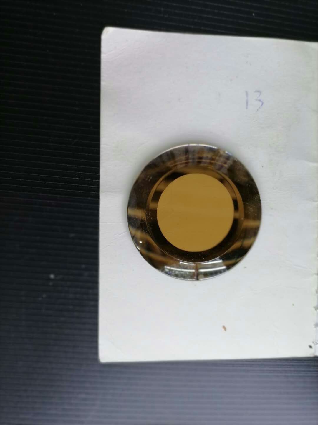 浦江幸运水晶D区三楼三街7952A店中间透明镜片