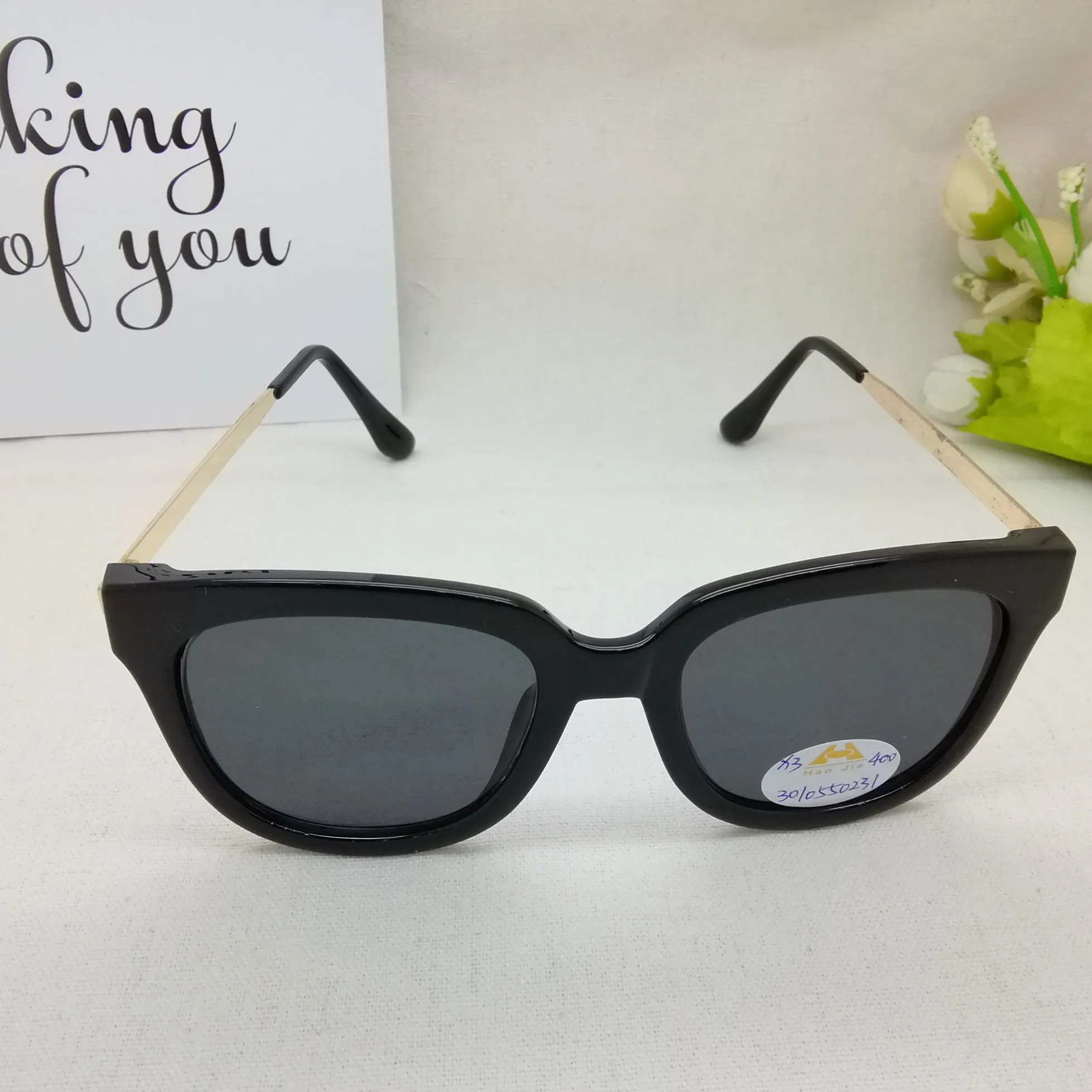 Yiwu Good Goods 301- Fashionable Women's Sunglasses with Large frames, a small trend to Show Off your face detail image 3