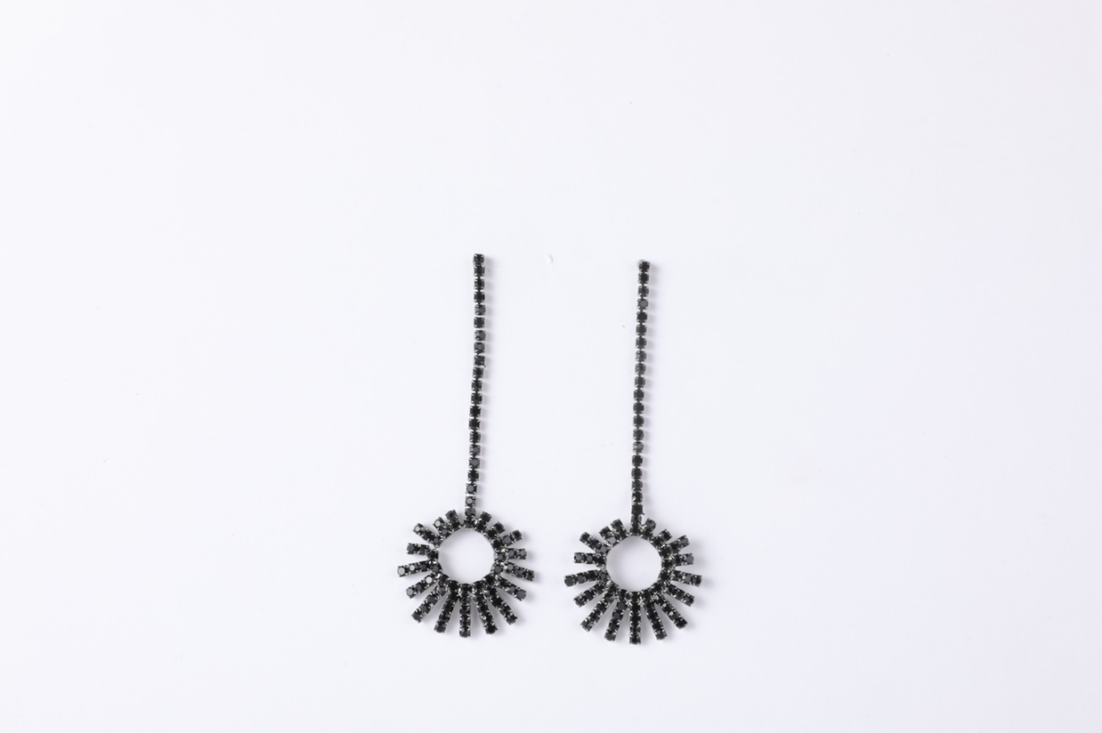 Korean-style earrings, earrings, full diamond claw chain jewelry, starry sky sunflower, elegant long style Billon -64 Application Scenario