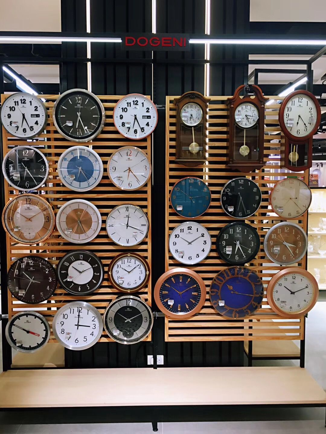 DOGENI/ Dejiali wall Clock, a simple, quiet and creative quartz wall clock for home use in the living room Item Picture