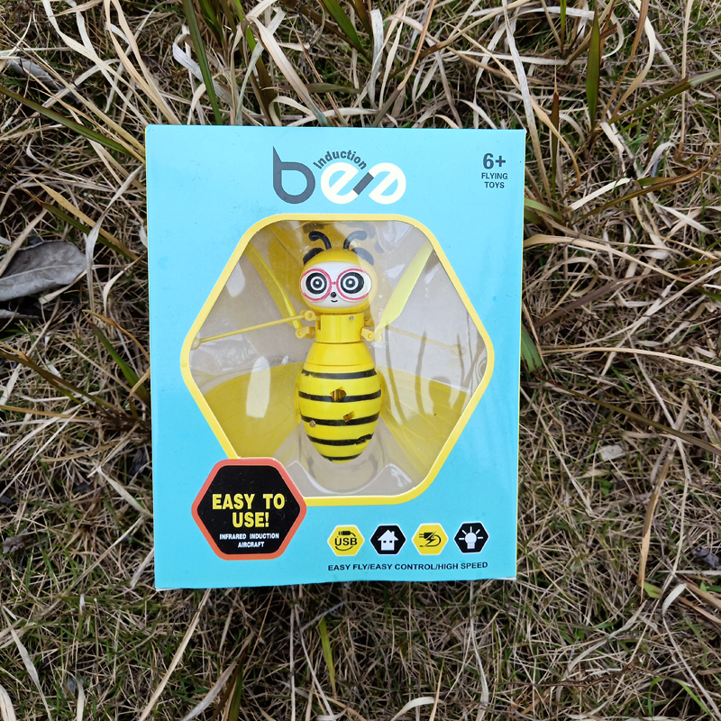 The new best-selling children's toy, the "Little Bee Sensing Aircraft", is a suspended charging "Little Flying Fairy" remote control helicopter detail image 2
