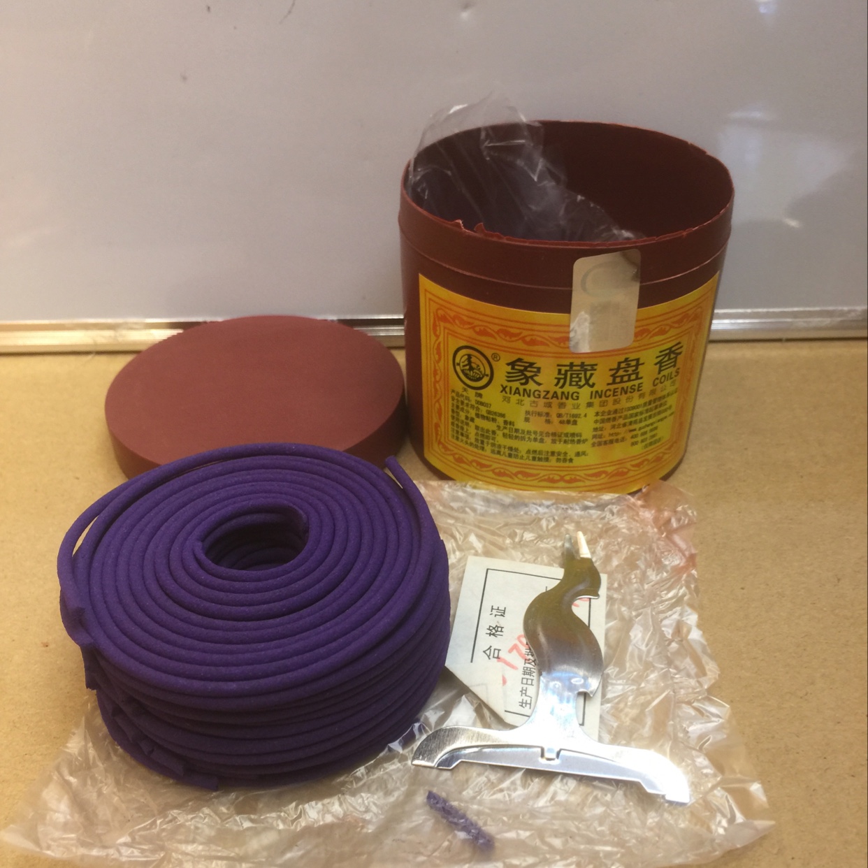 The small figurine is like a hidden incense stick details Picture