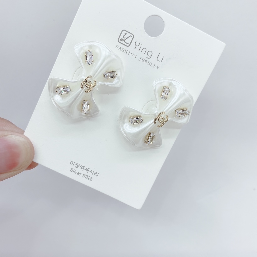 Silver Needle Earrings With Bow details Picture