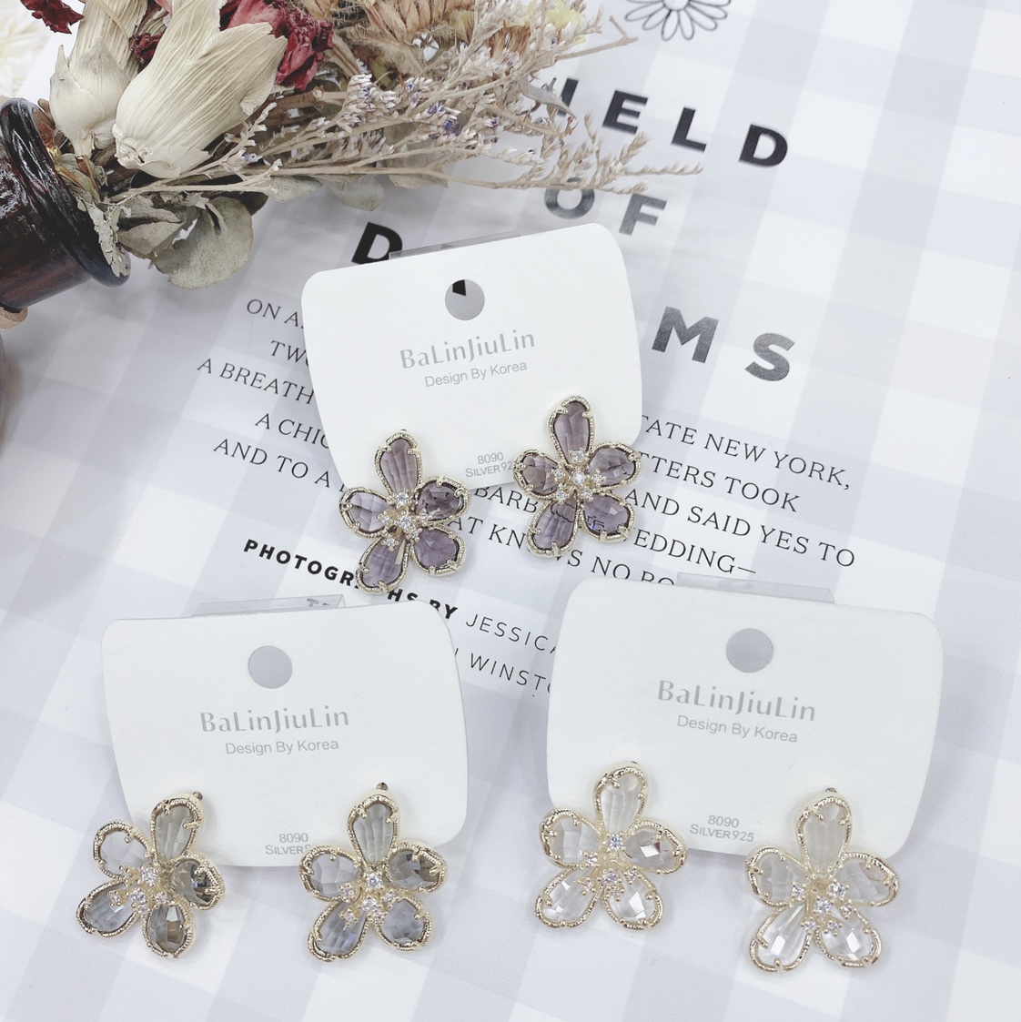 The Korean-style trendy crystal petals are beautiful and elegant