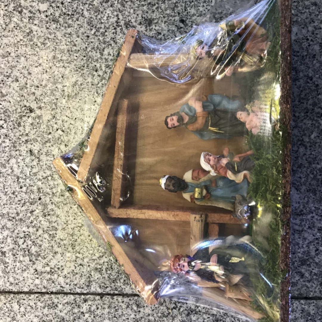 Resin wood crafts religious products manufacturers direct sales