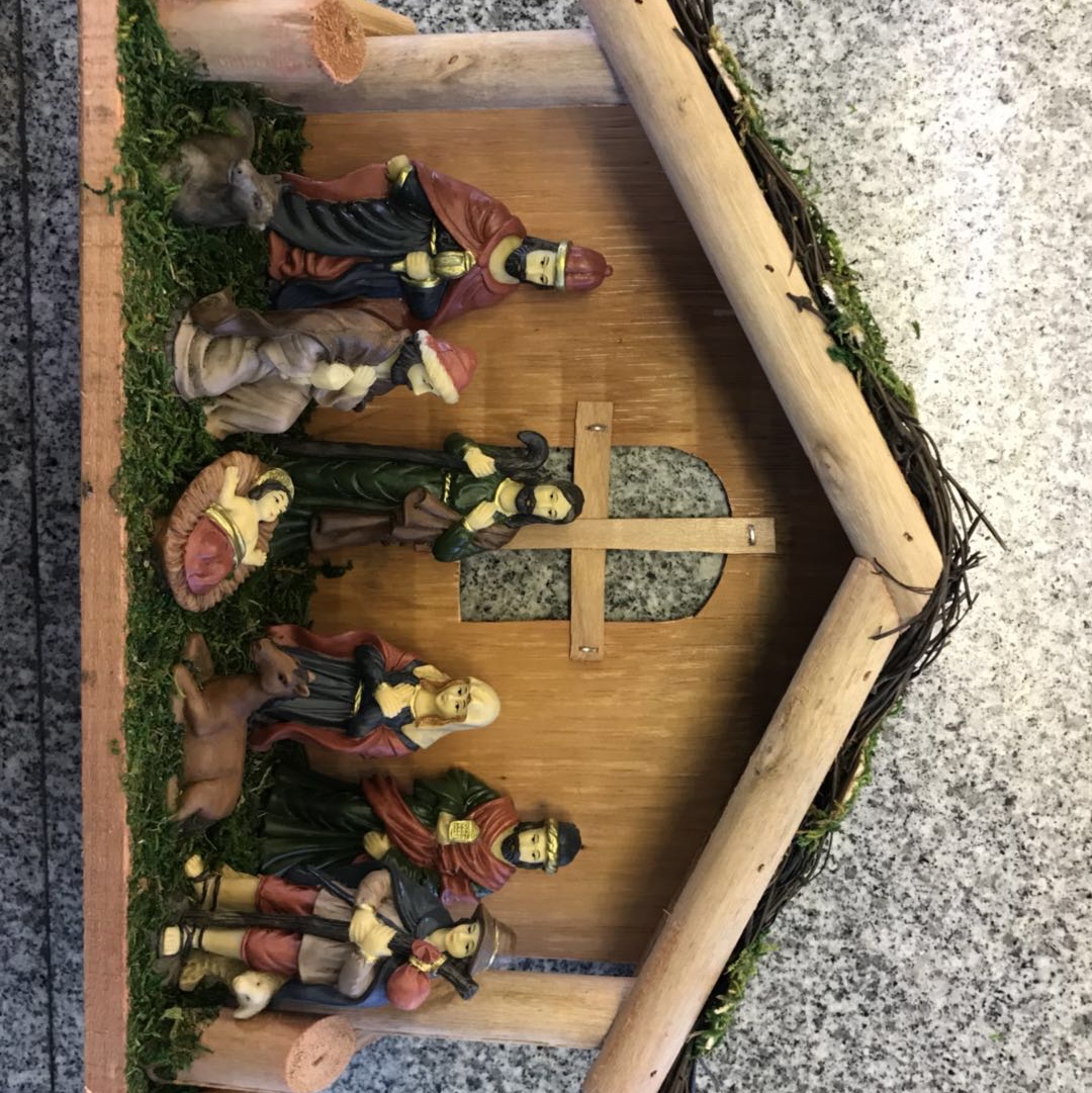Manufacturers Direct Sales Wholesale Resin Wood Religious Decoration Crafts full figure
