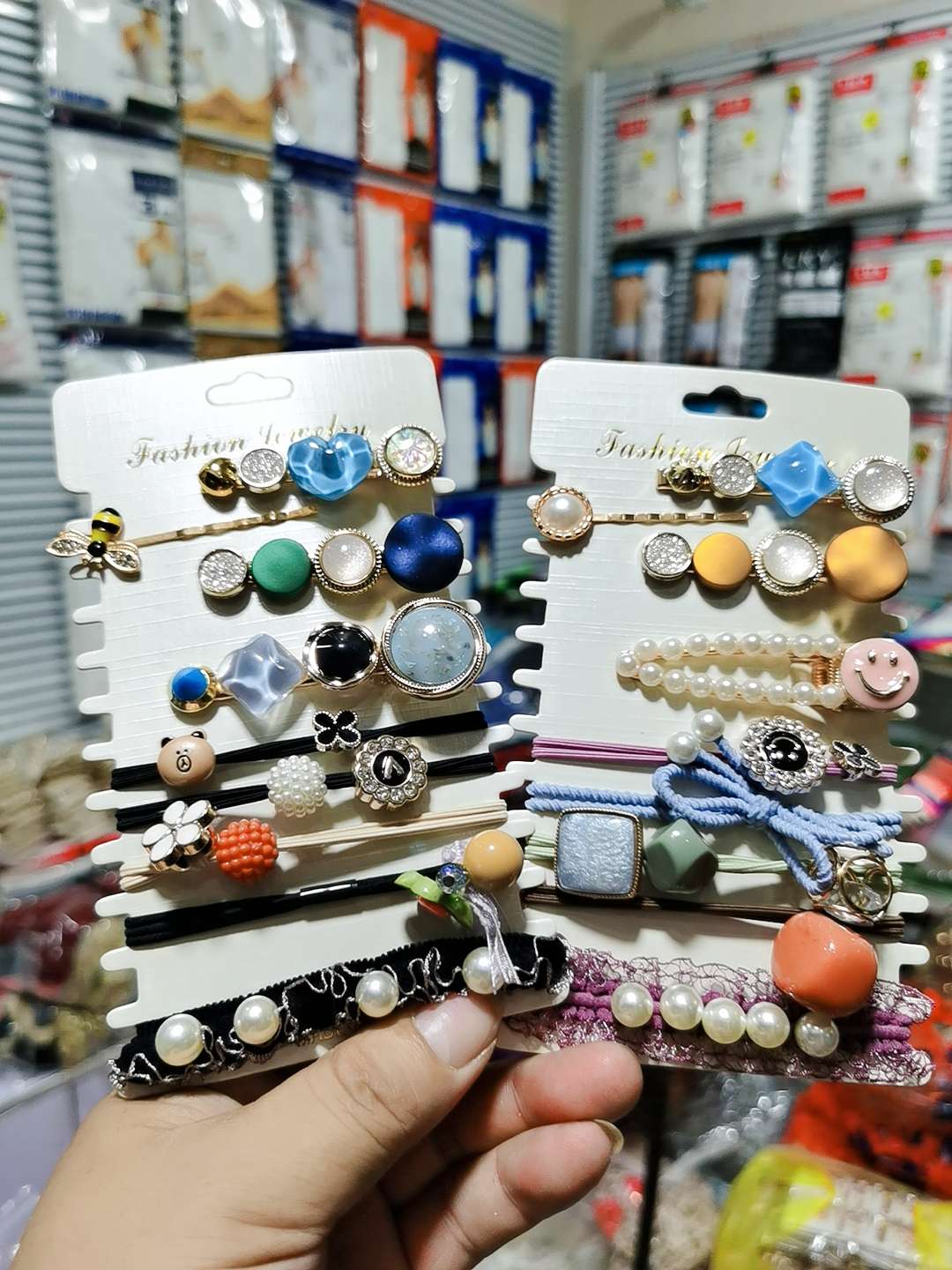 A perfect combination of accessory sets, hair clips and rubber bands, a best-selling product on cross-border e-commerce platforms such as Taobao and Pinduoduo Item Picture