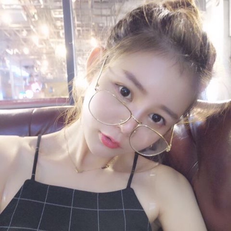 Metal frame can be used with plain glasses for men and women