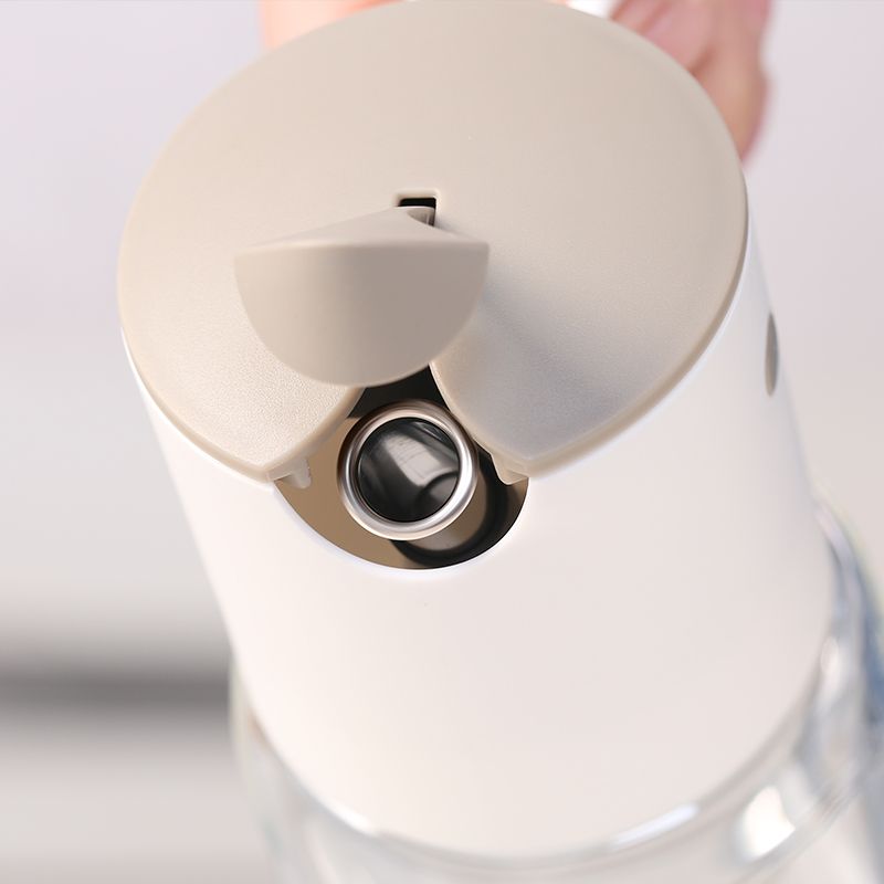 Wholesale automatic opening and closing oil jugs, leak-proof soy sauce bottles, vinegar bottles, kitchen seasoning bottles, white Item Picture