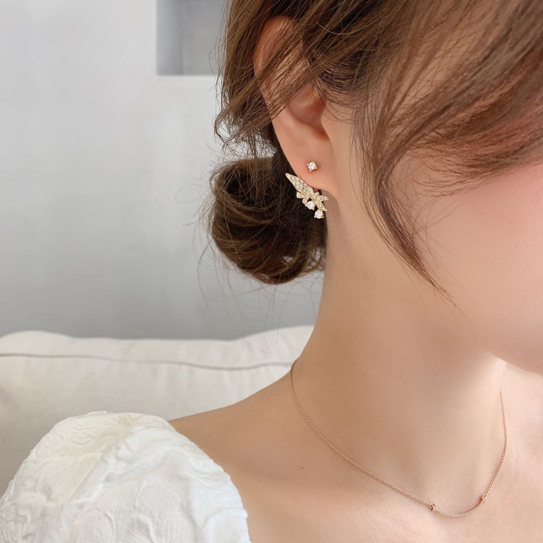 The high-end and elegant butterfly earrings and ethereal earrings, the same style as the star Song Hye Kyo of Dongdaemun, South Korea, are the new 2020 collection details Picture