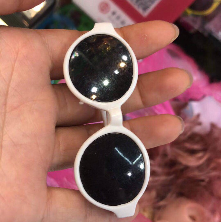 小眼镜