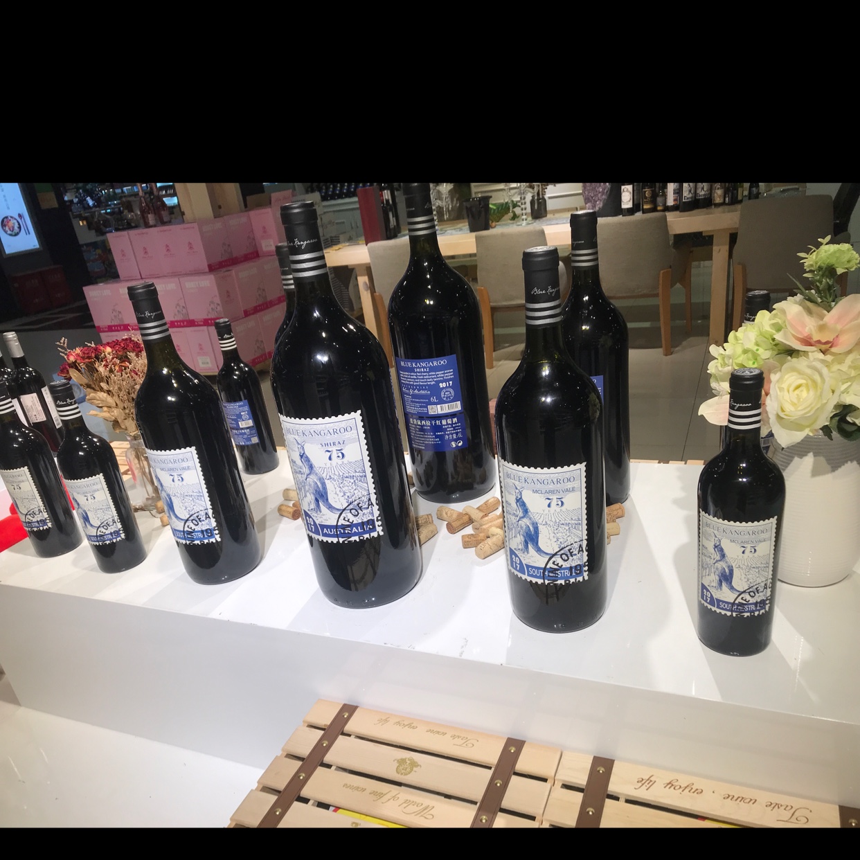 Blue Kangaroo Dry Red Wine (750Ml)