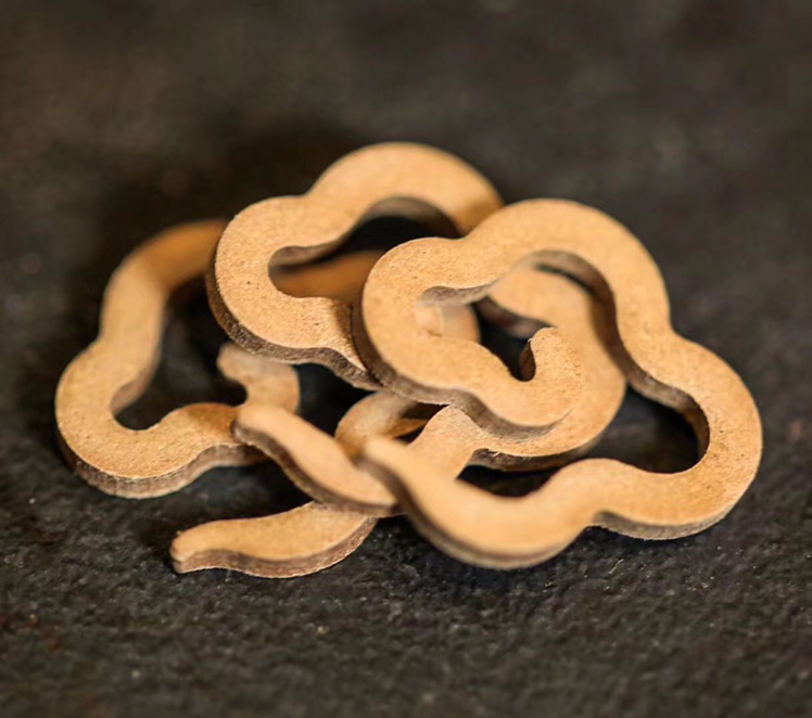 【 Strongly Recommended 】🎉🎉🎉 Hainan AGAR tianxiang non-sticky Powder Xiangyun Small Plate Incense, each can contains 12 small plates. The flavor is truly rich and mellow, with a strong sweet and cool taste, a far-reaching fragrance, and strong penetration. Every single one Application Scenario