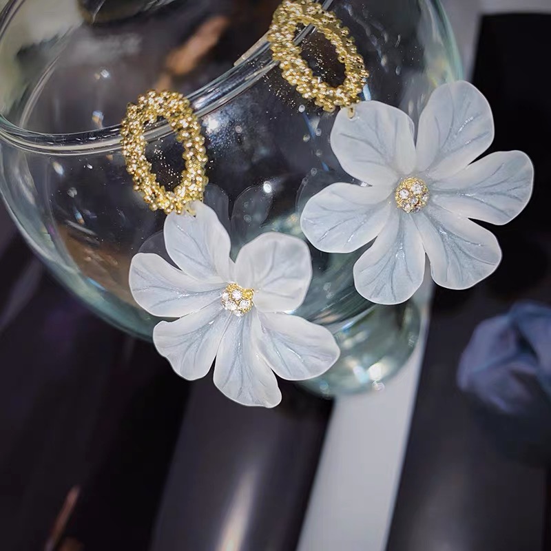 Elegant fairy ~ Transparent flower earrings 2020 new trendy Korean internet-famous stud earrings for women details Picture