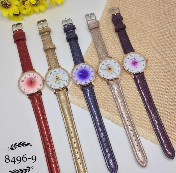 The new women's fashion leather watch, simple and colorful, is sold both domestically and internationally