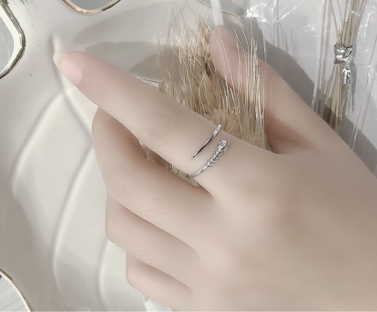 Open nail ring for women, Instagram-trendy white gold light luxury personality, the same style as Japanese and Korean rings worn by Internet celebrities and stars Specification image