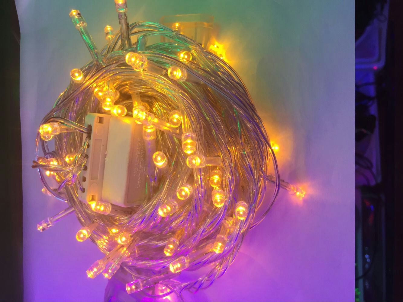 100 LED light strings emit yellow light