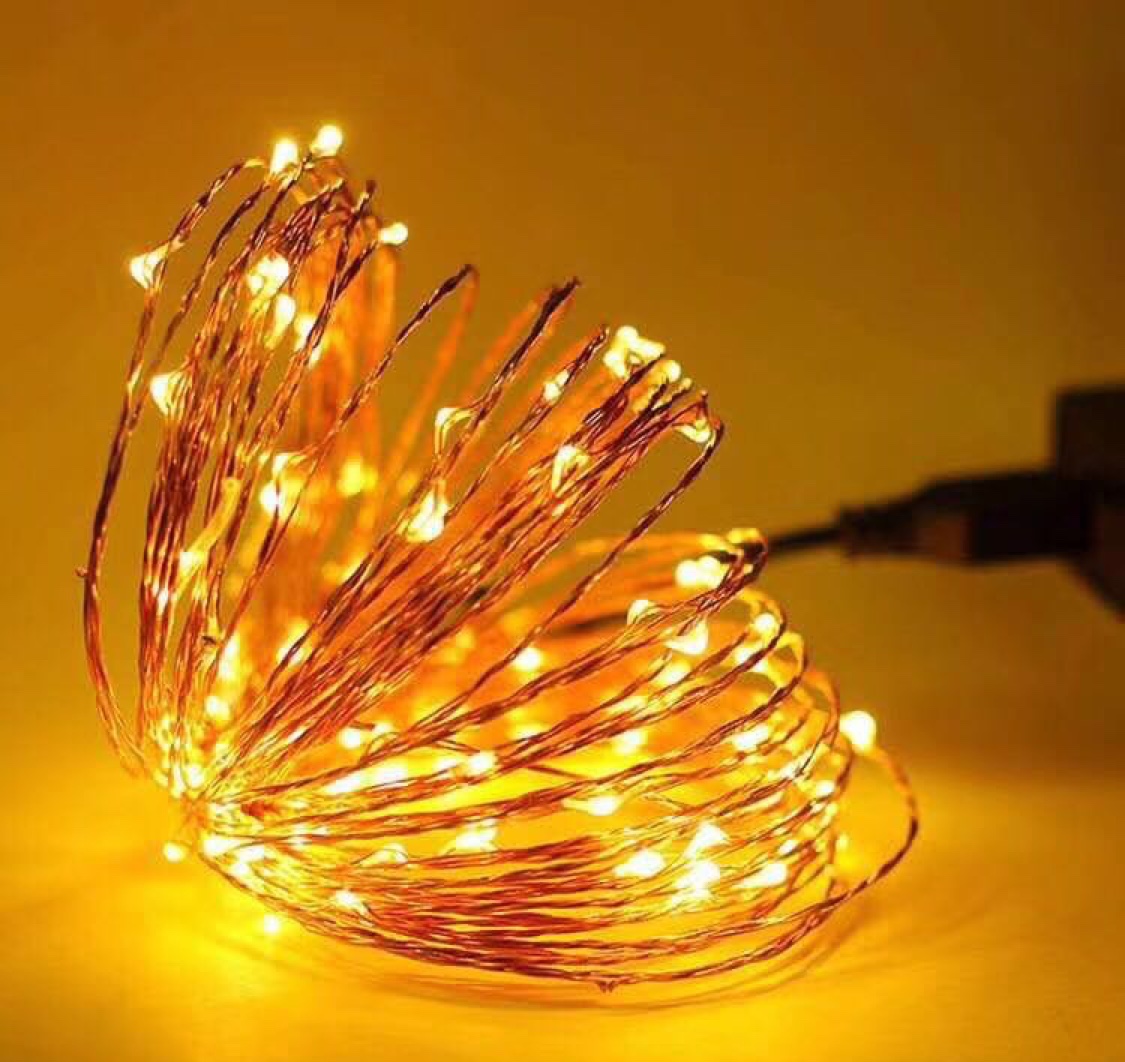 Copper wire wound around colored lights can decorate gift boxes