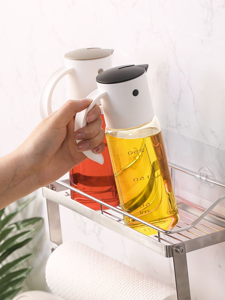 Automatic opening and closing high borosilicate glass leak-proof soy sauce bottle, vinegar pot, kitchen seasoning bottle, black Application Scenario