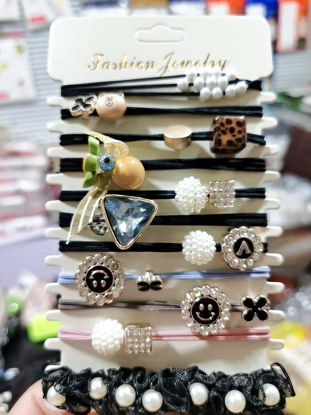 A perfect combination of accessory sets, hair clips and rubber bands, a best-selling product on cross-border e-commerce platforms such as Taobao and Pinduoduo Application Scenario