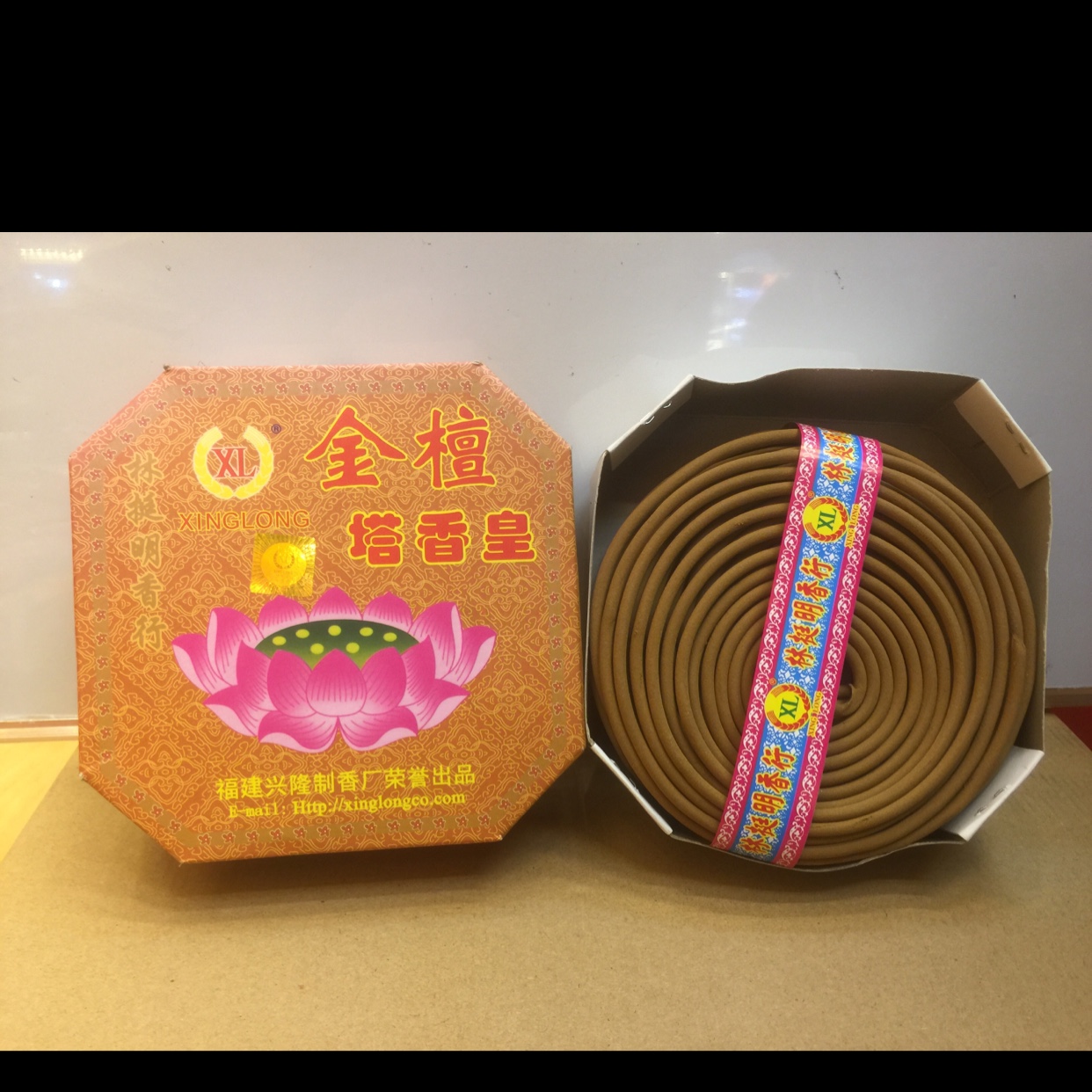 24-hour Golden Sandalwood Pagoda Incense Imperial Coil Incense details Picture
