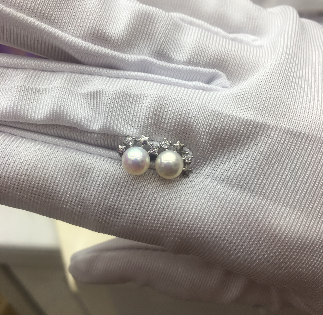 天然淡水珍珠精品耳饰搭配4-5mm强光无暇