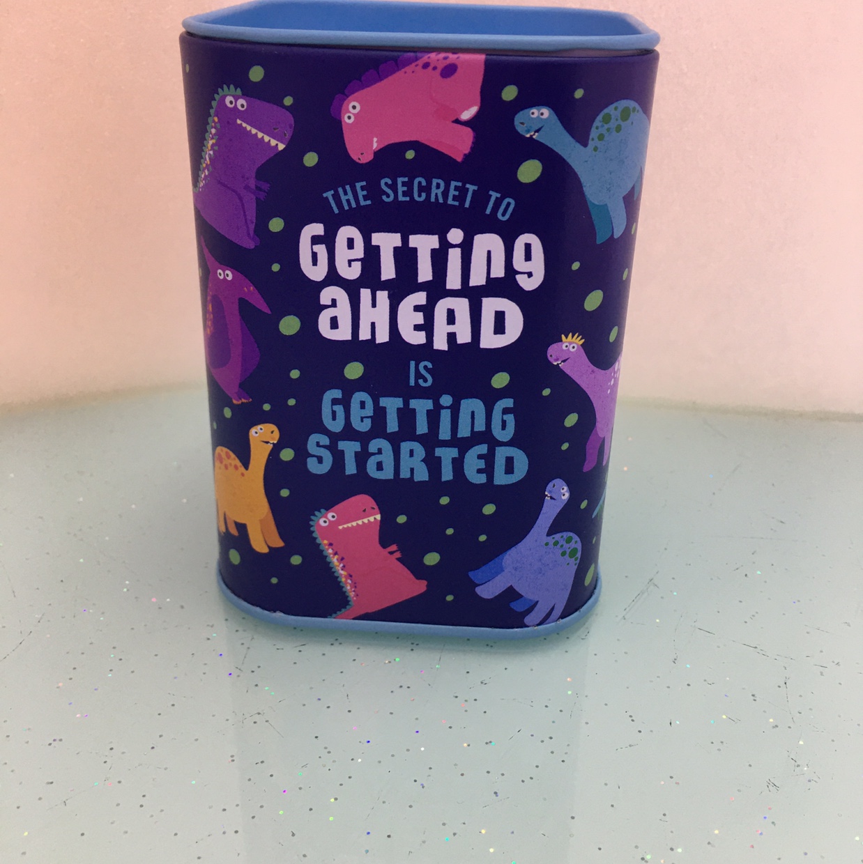 7.5×10.厘米，方形收纳笔筒白底实物图