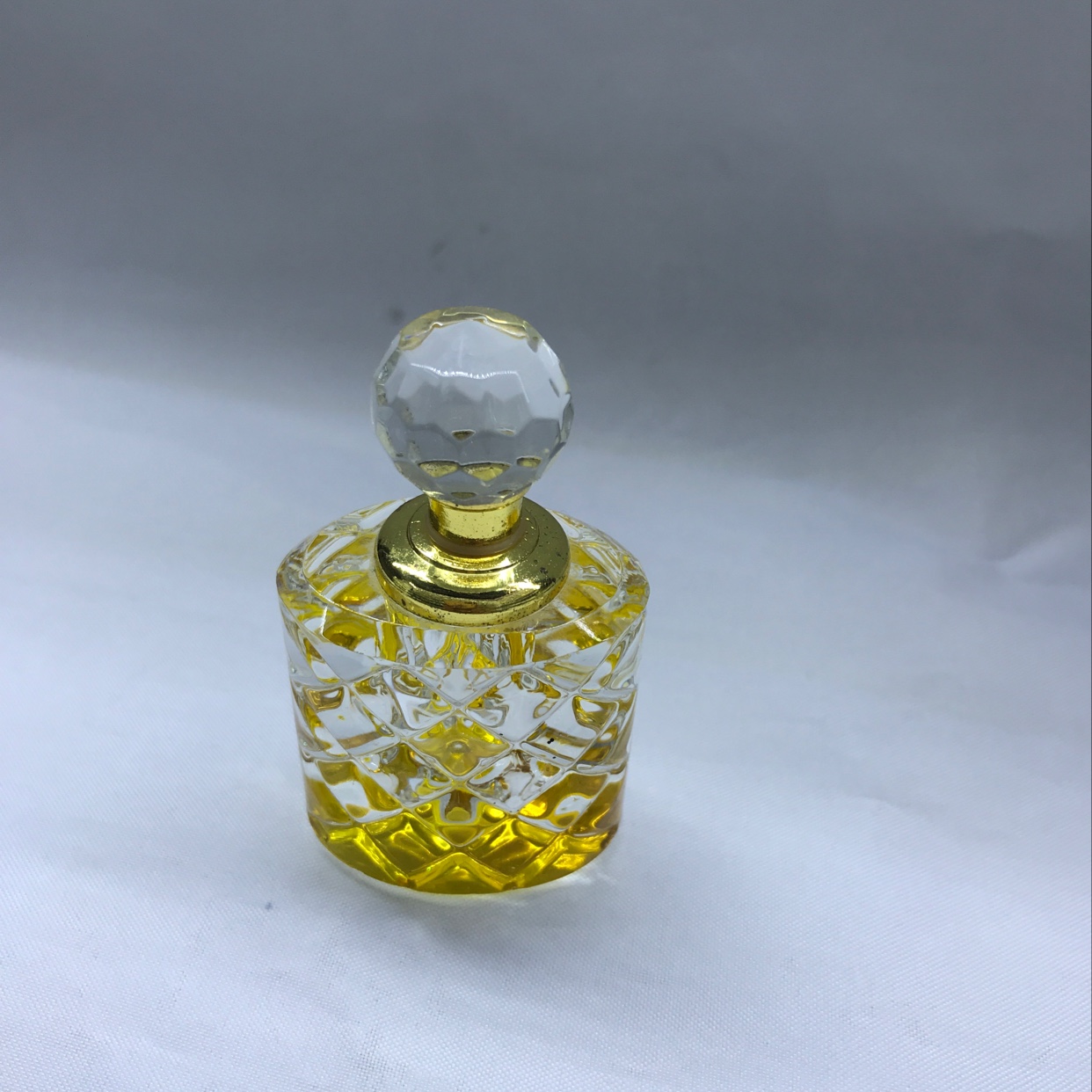 香水瓶，国际商贸城D区三楼7970摊位美龙水晶四街