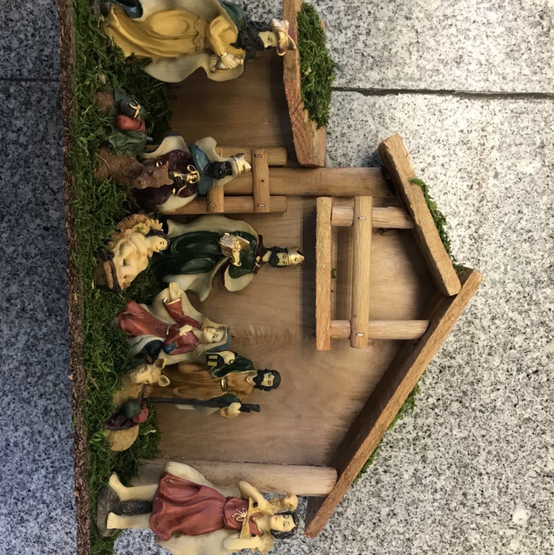 Manufacturers Direct Sales Of New Resin Wood Religious Crafts details Picture