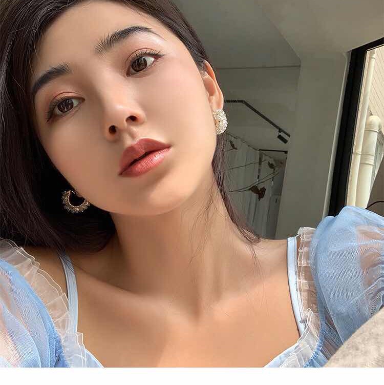 Super fairy crystal, elegant and stylish ear loops and ear buckles, fashionable and popular, simple and unique earrings, 2020 new style earrings for women details Picture