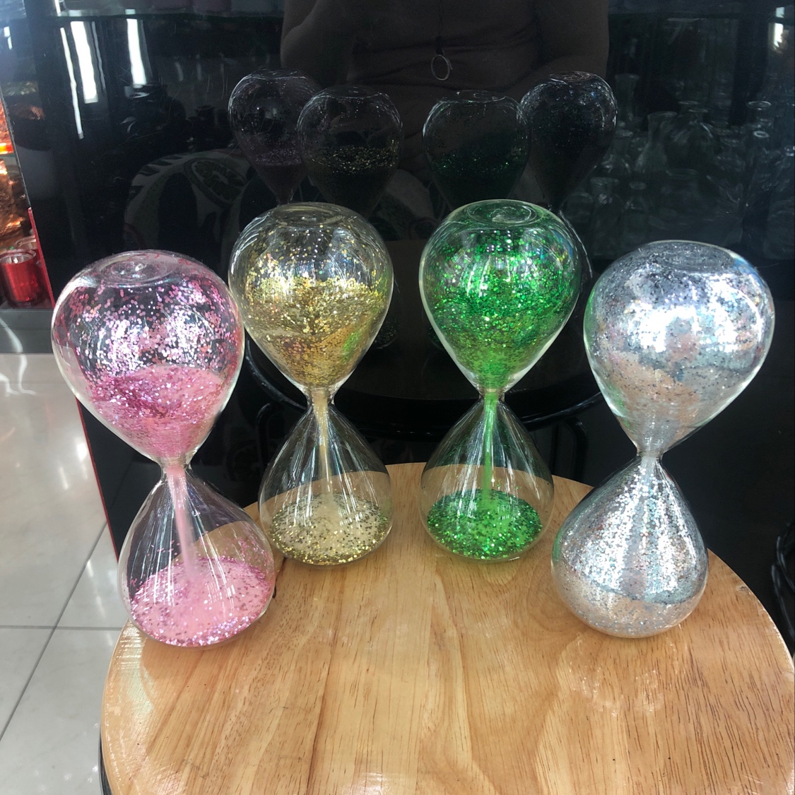 Medium Drip Sequin Hourglass details Picture