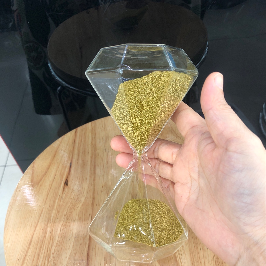 Medium Diamond And Gold Bead Hourglass Application Scenario