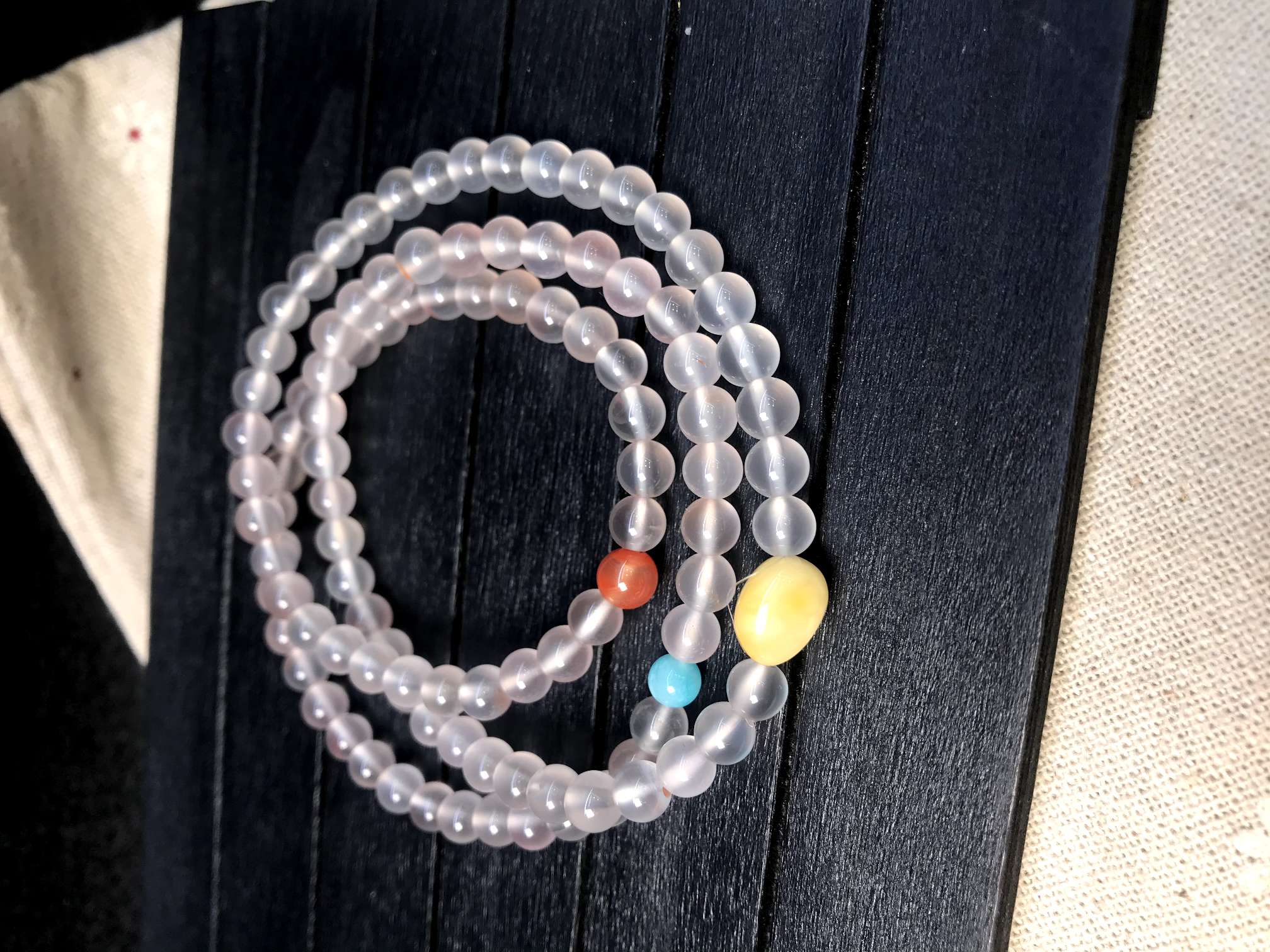 A high-quality natural Nan Hong lychee jelly three-loop bracelet necklace, a dual-purpose bracelet, paired with a beeswax Nan Hong Tianhe stone bracelet accessory