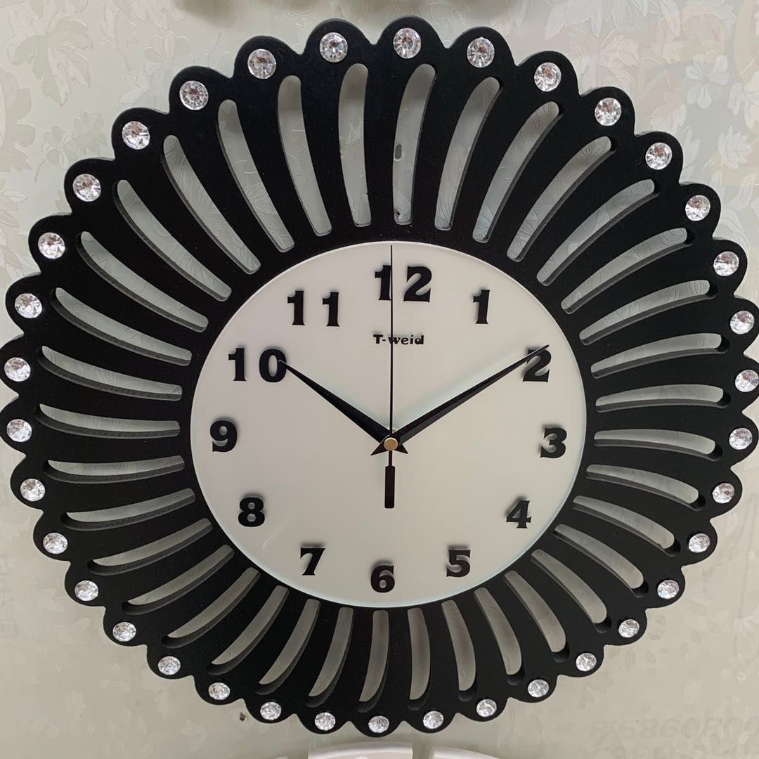 现代欧式创意时钟圆形镶钻静音工艺时钟挂钟详情图1