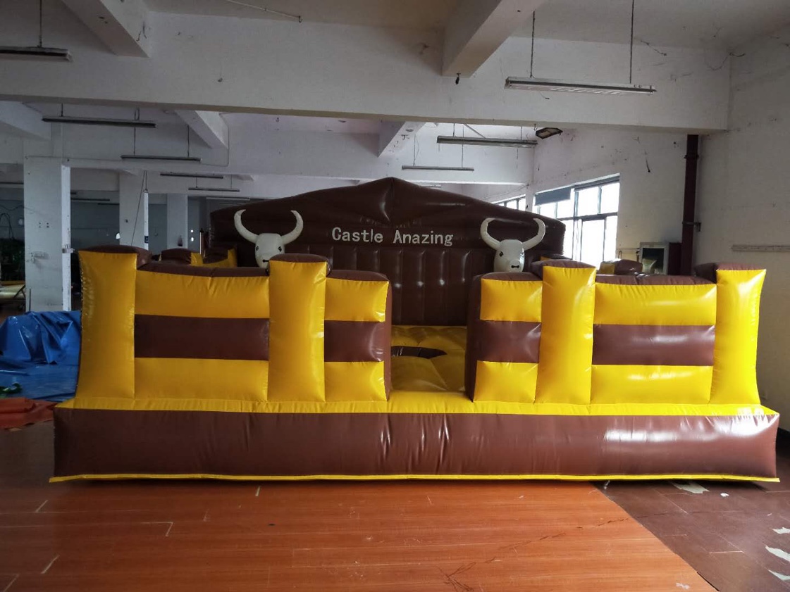 足球训练辅助用具实物图