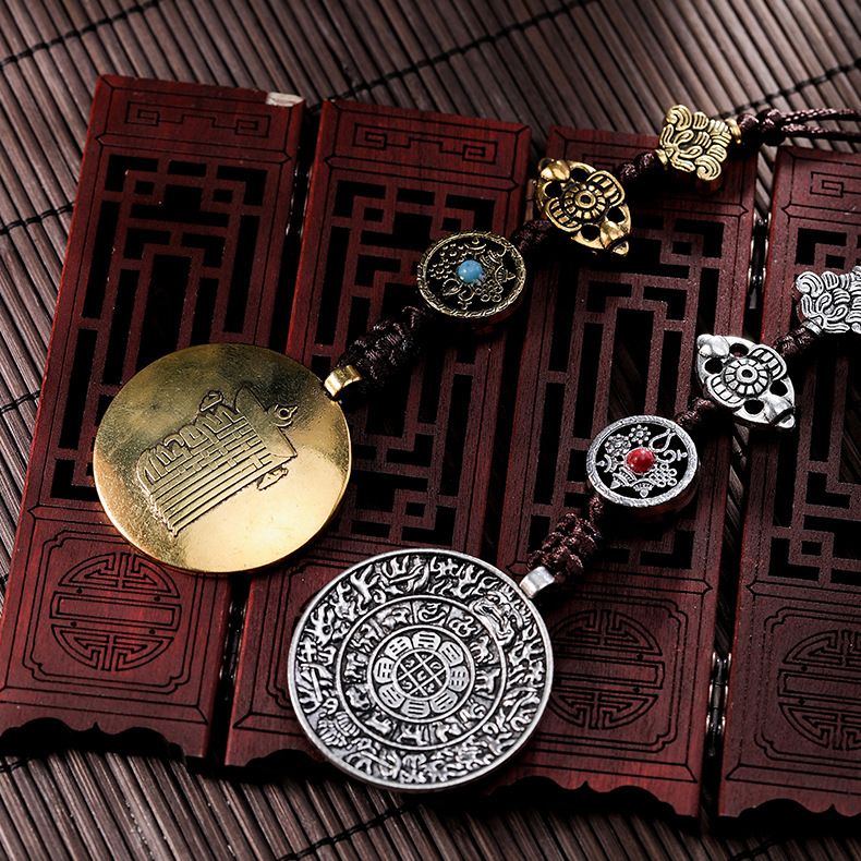 Cross-border exclusive religious ritual implements, amulets, pendants, ethnic-style Nine Palaces and Eight Trigrams, car decorations, peace amulets