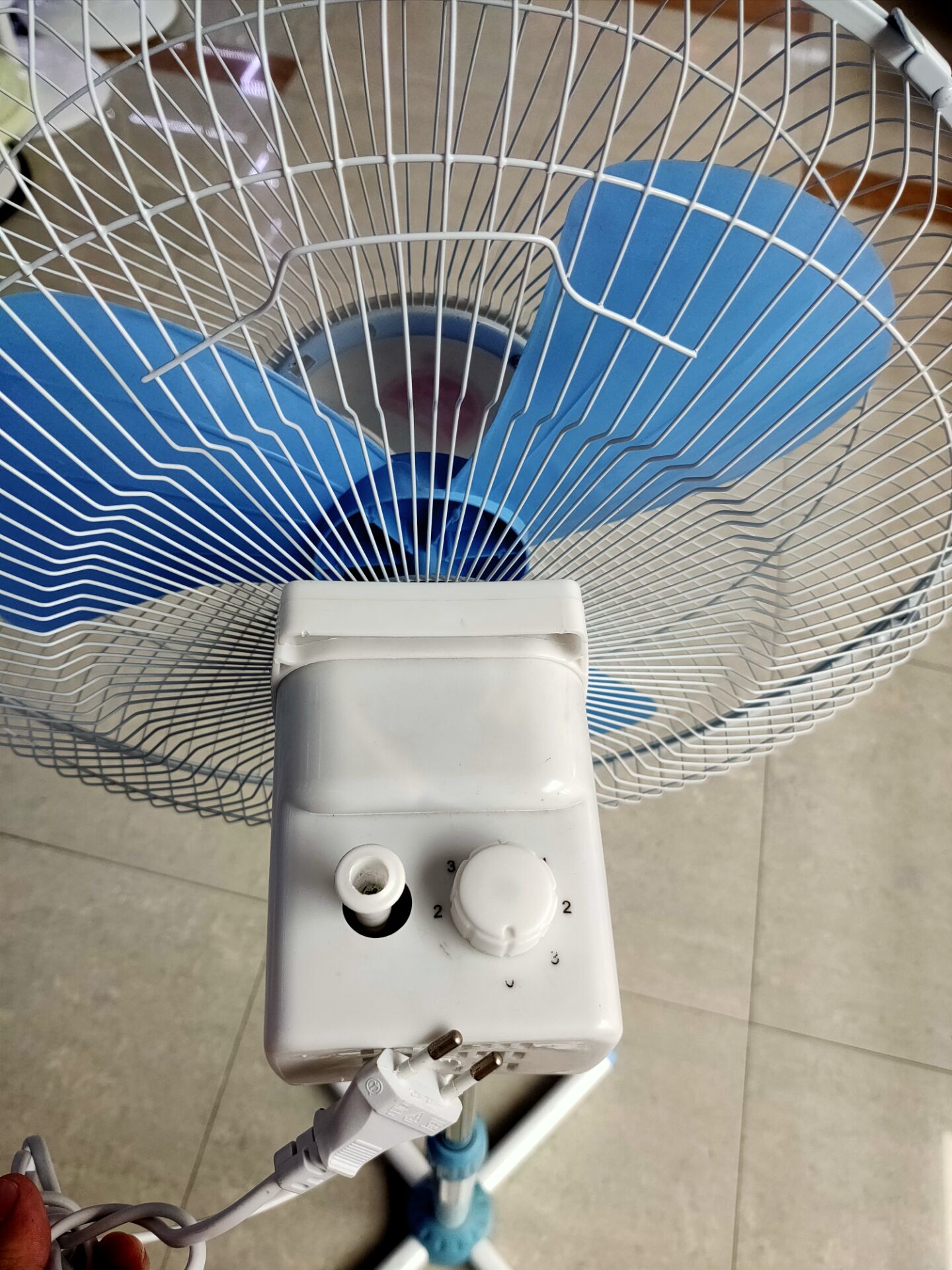 16寸十字架电风扇1601产品图