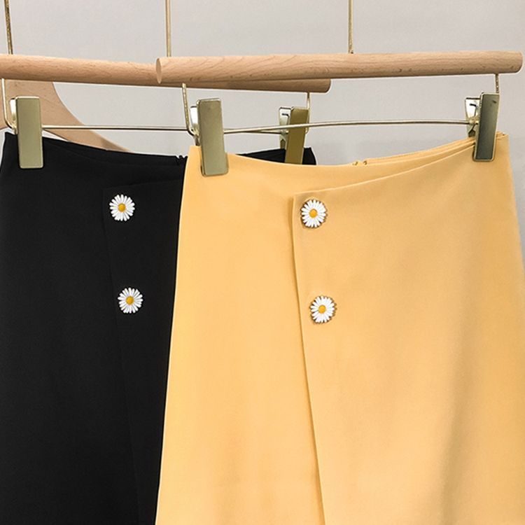 Daisy button high-waisted skirt for women, summer dress, student hip-hugging short skirt detail image 6