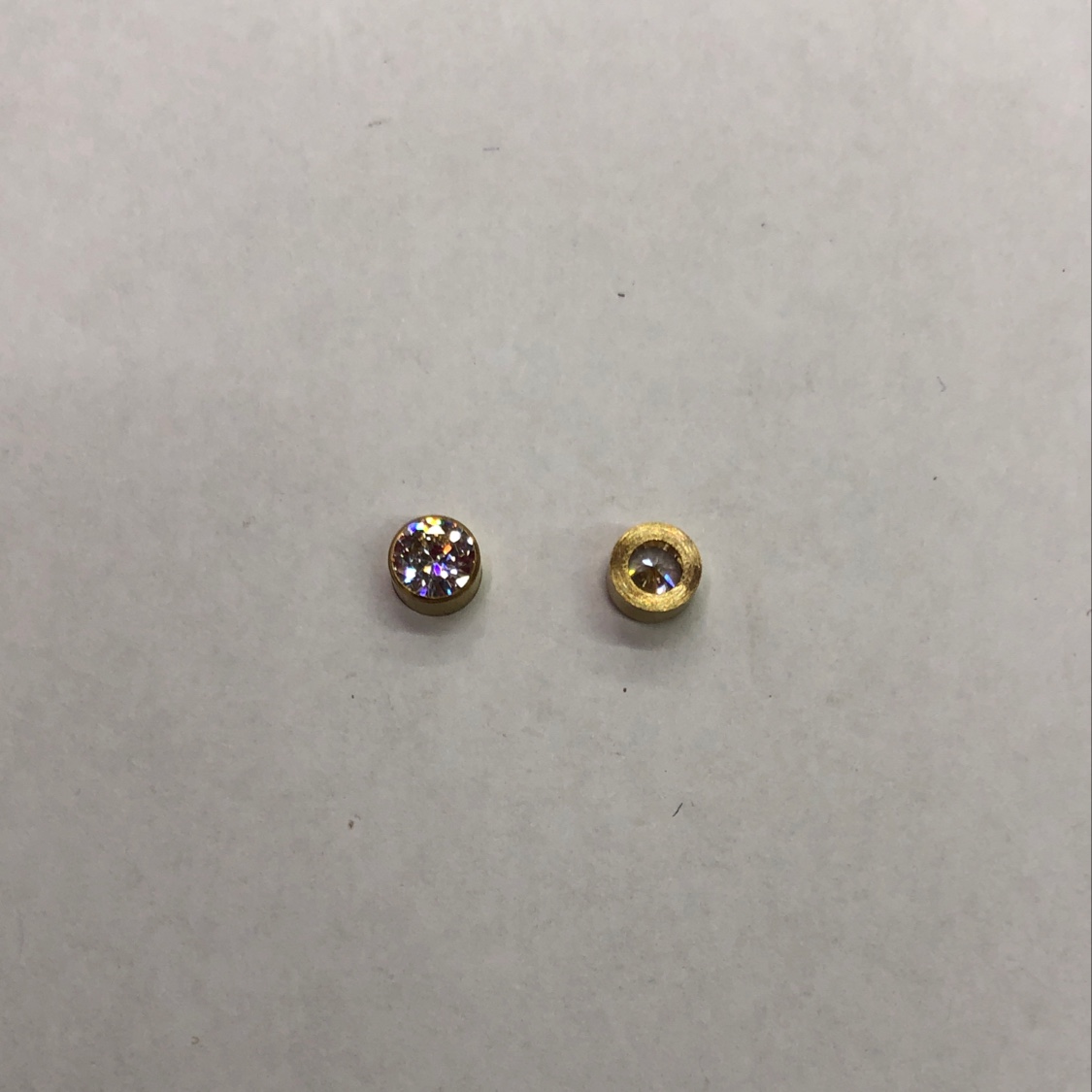 SW01281 (5mm) Straight edge package Zircon environmental protection