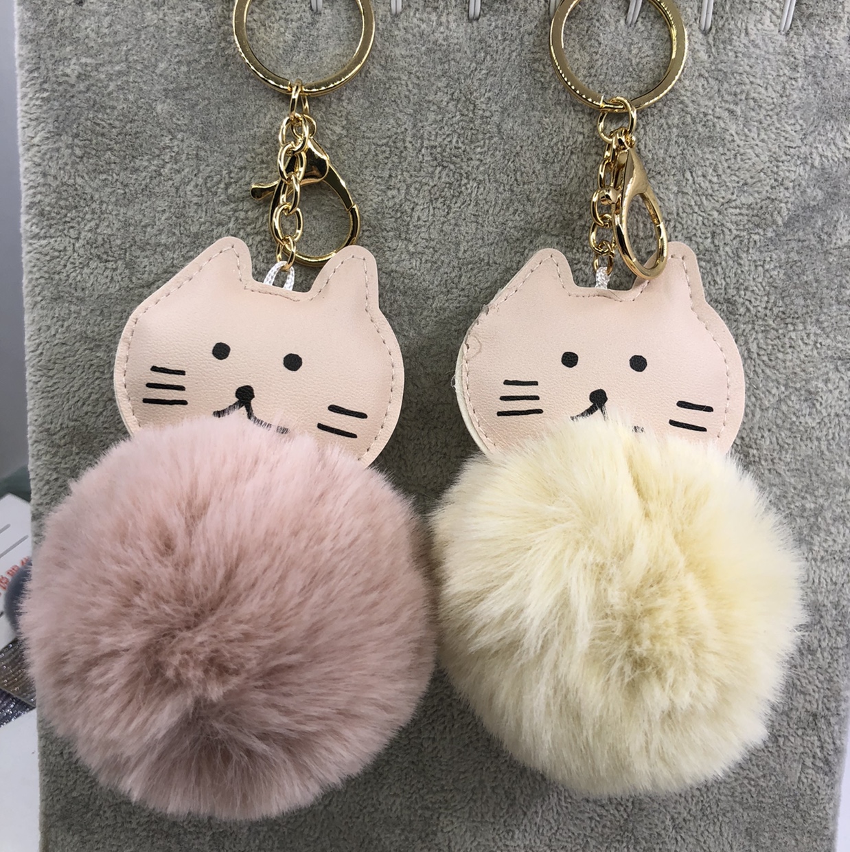 新款pu猫咪仿獭兔球8厘米毛毛球包包钥匙扣汽车挂件