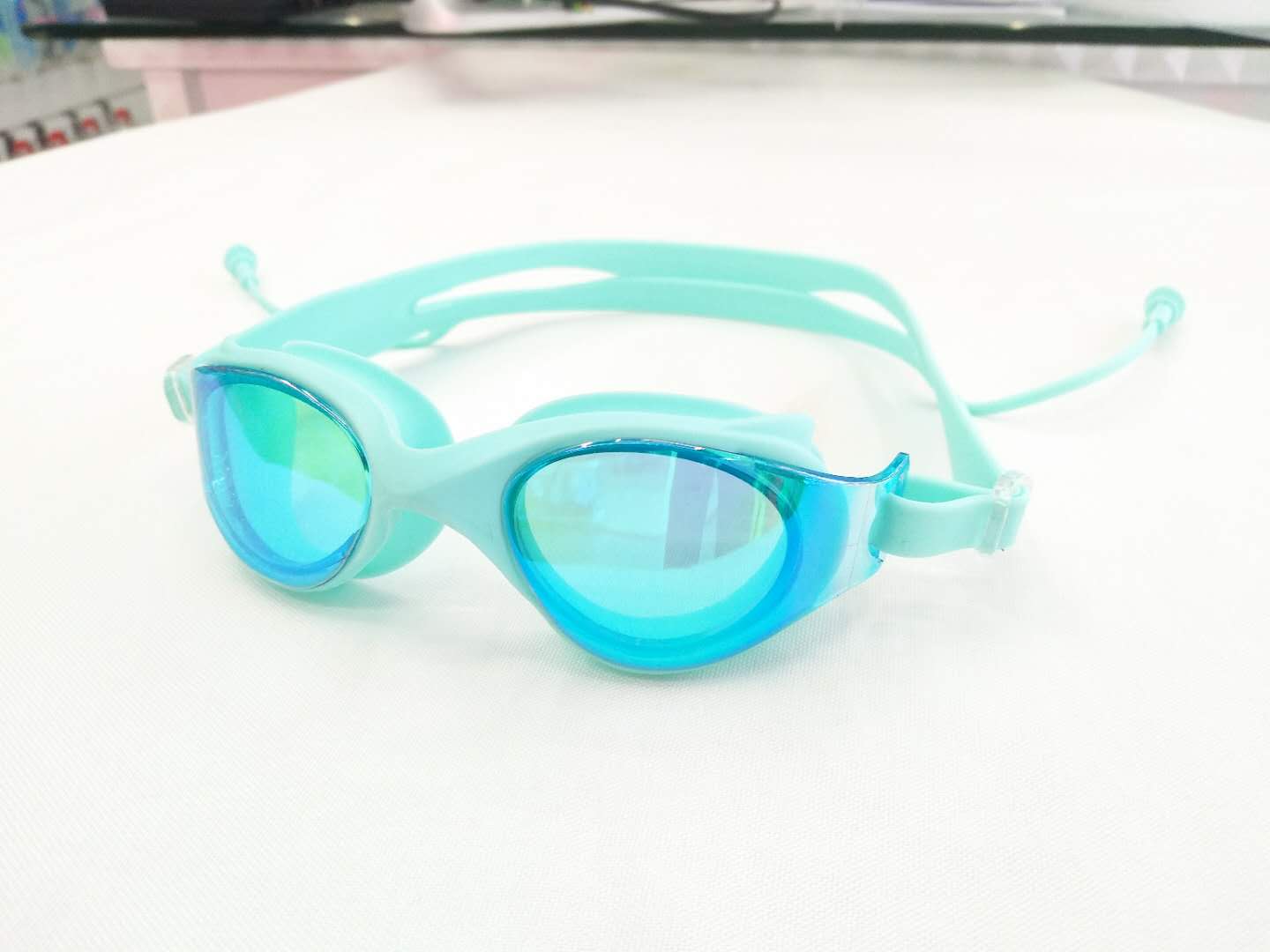 义乌飞朵新款儿童电子枪电镀泳镜防水防雾游泳镜